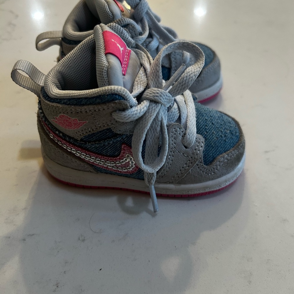 Jordan Kids' Sneakers - Blue and Pink - Picture 5 of 7